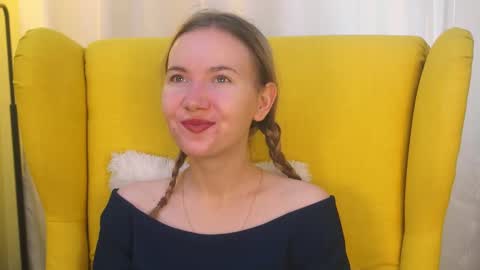 Snapshot of yuricazel chatting on 03.18.26 Alesia online show from 03.18.26