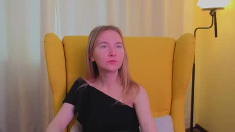 Snapshot of yuricazel chatting on 03.26.26 Alesia online show from 03.26.26