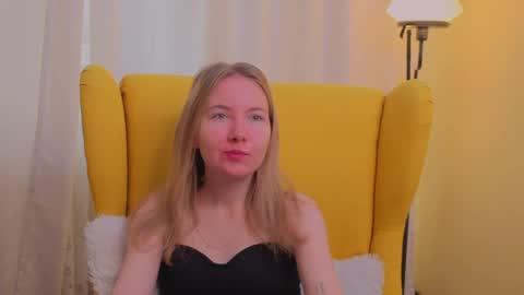 Snapshot of yuricazel chatting on 03.30.26 Alesia online show from 03.30.26