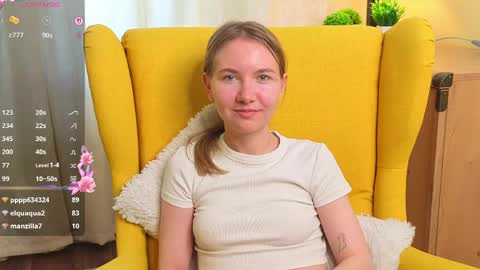 Snapshot of yuricazel chatting on 04.01.26 Alesia online show from 04.01.26