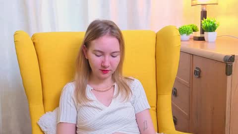 Snapshot of yuricazel chatting on 04.03.26 Alesia online show from 04.03.26