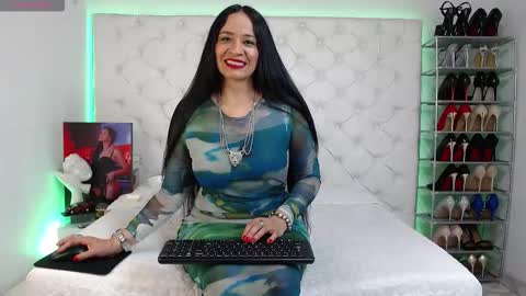    2  online show from 10.08.25