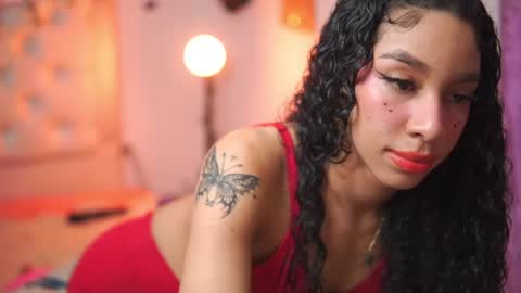 Yuyi Cam online show from 10.04.25