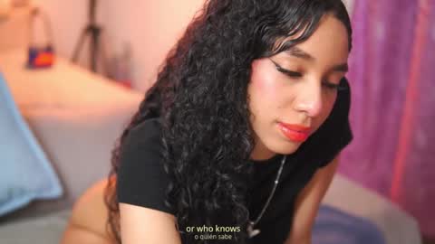 Yuyi Cam online show from 10.25.25