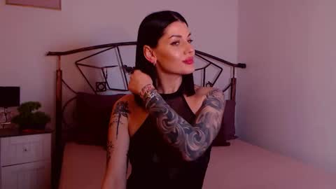 I V Y   online show from 01.09.26