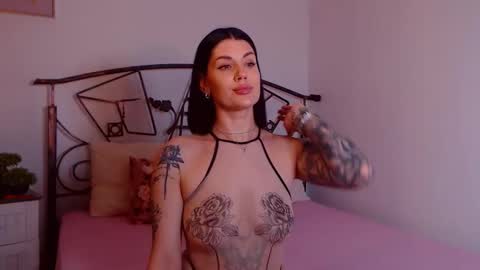 I V Y   online show from 02.19.26