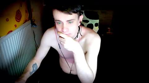 Snapshot of yyscript chatting on 12.16.24 online show from 12.16.24