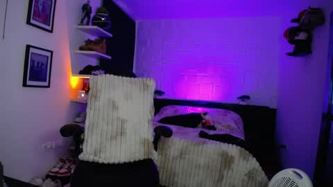 zac_muller1 online show from 05.17.26