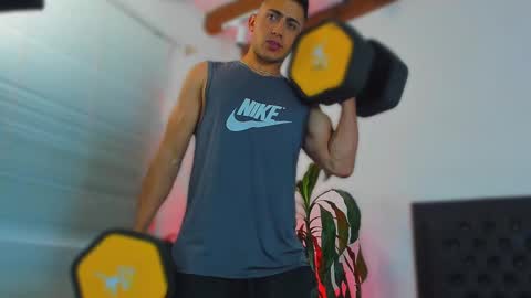 Snapshot of zachpri20 chatting on 10.07.25 zachpri20 online show from 10.07.25