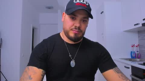 Snapshot of zackconnorsx chatting on 11.18.25 Zack online show from 11.18.25