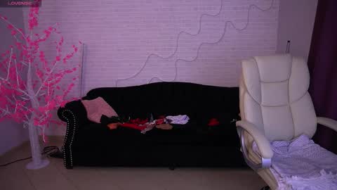 Snapshot of zafiramoonn chatting on 02.25.26 Zafiramoonn online show from 02.25.26