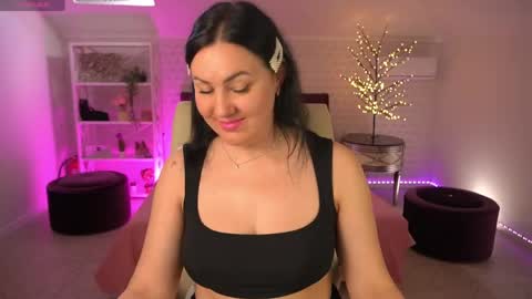 Snapshot of zafiramoonn chatting on 04.17.26 Zafiramoonn online show from 04.17.26