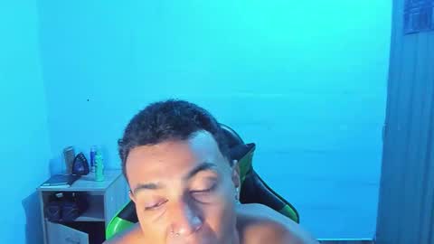 BiG Zafiro online show from 12.23.25