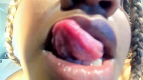 Snapshot of zahra_rose chatting on 09.10.25 zahra_rose online show from 09.10.25