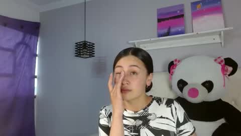 Snapshot of zaida_1 chatting on 11.06.25 Zaida online show from 11.06.25