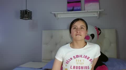 Snapshot of zaida_1 chatting on 11.24.25 Zaida online show from 11.24.25