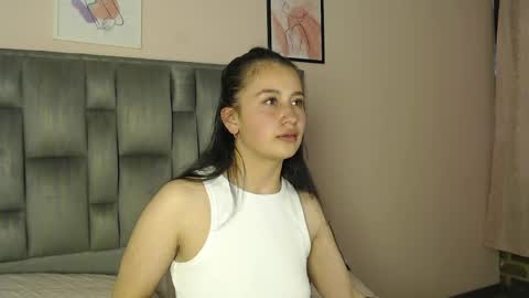 Snapshot of zaida_1 chatting on 05.08.26 Zaida online show from 05.08.26