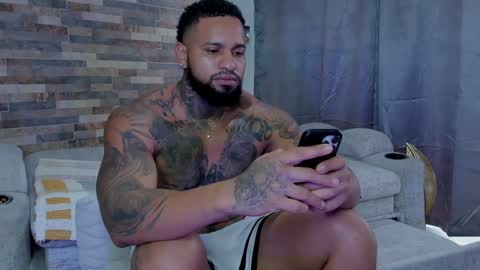 INSTAGRAM yormanfit7 online show from 01.31.25