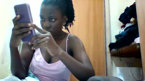 Snapshot of zainxxxx chatting on 09.11.25 zainxxxx online show from 09.11.25