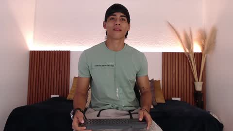 Zander online show from 12.21.24