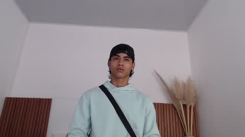 Zander online show from 01.05.25