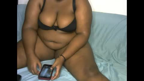 Snapshot of zandile22 chatting on 11.23.25 zandile22 online show from 11.23.25