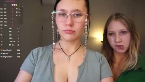 Snapshot of zara_shine chatting on 03.08.26 Criss online show from 03.08.26