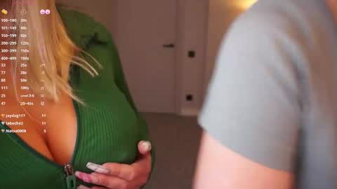 Snapshot of zara_shine chatting on 03.11.26 Criss online show from 03.11.26