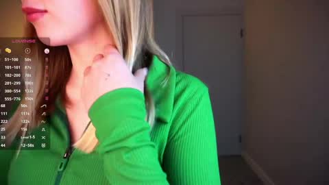 Snapshot of zara_shine chatting on 04.05.26 Criss online show from 04.05.26