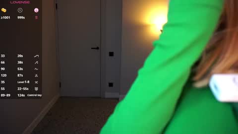 Snapshot of zara_shine chatting on 04.06.26 Criss online show from 04.06.26