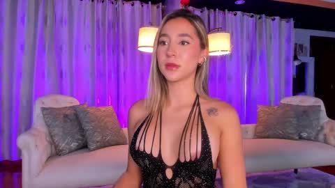 Snapshot of zarajener chatting on 05.09.26 online show from 05.09.26