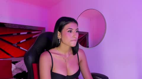 Zara Lim  online show from 01.20.25