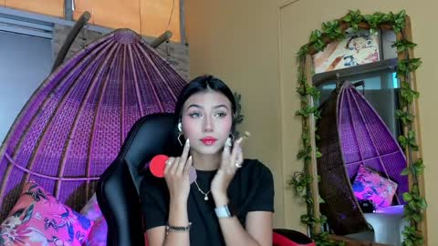 Zara Lim  online show from 01.27.25