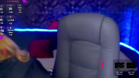 Snapshot of zarareign_ chatting on 12.16.24 Lola online show from 12.16.24