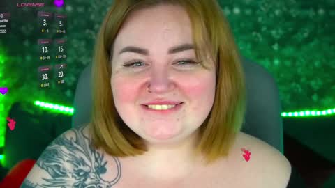 Snapshot of zarareign_ chatting on 12.21.24 Lola online show from 12.21.24