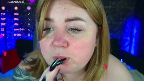 Snapshot of zarareign_ chatting on 01.16.25 Lola online show from 01.16.25