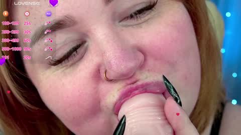 Snapshot of zarareign_ chatting on 02.07.25 Lola online show from 02.07.25