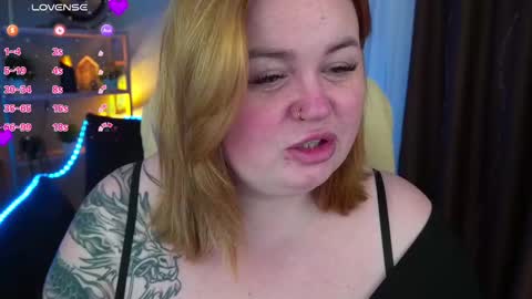 Snapshot of zarareign_ chatting on 03.07.25 Lola online show from 03.07.25