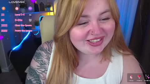 Snapshot of zarareign_ chatting on 03.12.25 Lola online show from 03.12.25