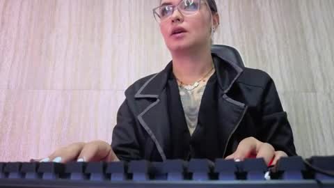 Isabella online show from 04.11.26