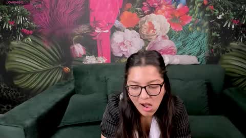 Snapshot of zarifabevi chatting on 09.13.25 Zarifa online show from 09.13.25