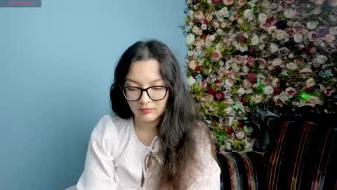 Snapshot of zarifabevi chatting on 09.24.25 Zarifa online show from 09.24.25