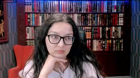 Snapshot of zarifabevi chatting on 10.26.25 Zarifa online show from 10.26.25