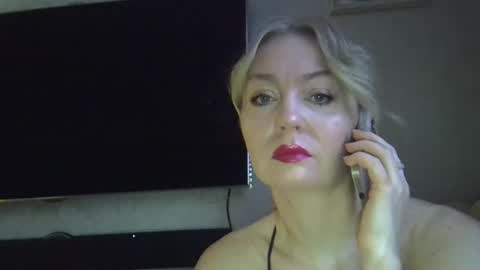 Snapshot of zarinaswift chatting on 12.20.24 Zarina Swift online show from 12.20.24