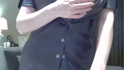 Snapshot of zarinaswift chatting on 01.10.25 Zarina Swift online show from 01.10.25