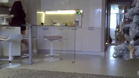 Snapshot of zarinaswift chatting on 01.10.25 Zarina Swift online show from 01.10.25