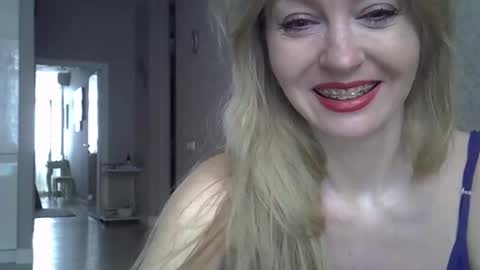 Snapshot of zarinaswift chatting on 02.18.25 Zarina Swift online show from 02.18.25