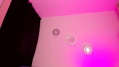 Zaritha Li online show from 11.12.25