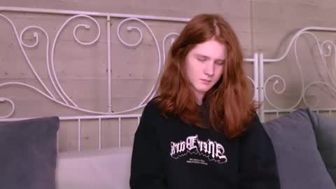 Snapshot of zaynginger chatting on 10.07.25 ZAYN online show from 10.07.25