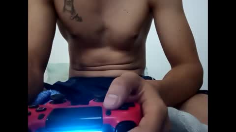 Snapshot of ze___________________ chatting on 02.19.26 ze online show from 02.19.26